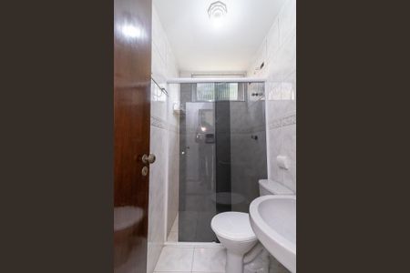 Apartamento à venda com 56m², 2 quartos e 1 vaga Apartamento à venda com 56m², 2 quartos e 1 vagaBanheiro social