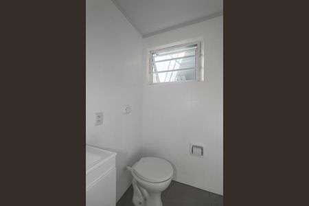 Banheiro de apartamento para alugar com 0 quarto, 30m² em Petrópolis, Porto Alegre