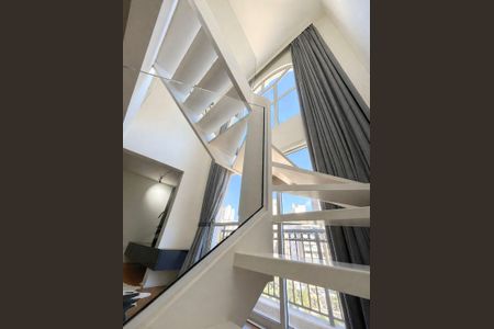 Apartamento para alugar com 189m², 3 quartos e 3 vagasEscada