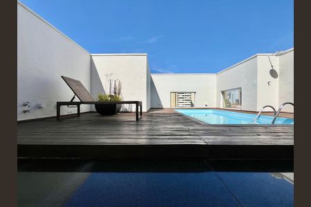 Apartamento para alugar com 189m², 3 quartos e 3 vagasPiscina