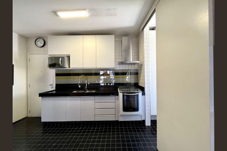 Apartamento para alugar com 189m², 3 quartos e 3 vagasCozinha