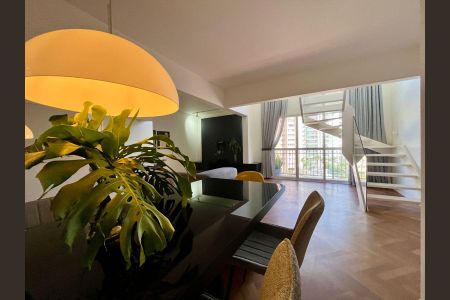 Sala de apartamento para alugar com 3 quartos, 189m² em Cambuí, Campinas