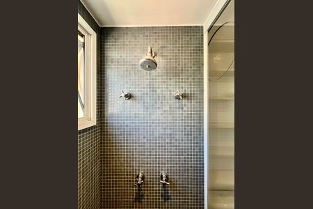 Apartamento para alugar com 189m², 3 quartos e 3 vagasBanheiro da Suíte 2