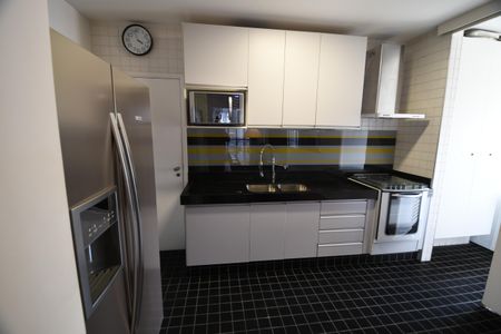 Apartamento para alugar com 189m², 3 quartos e 3 vagasCozinha