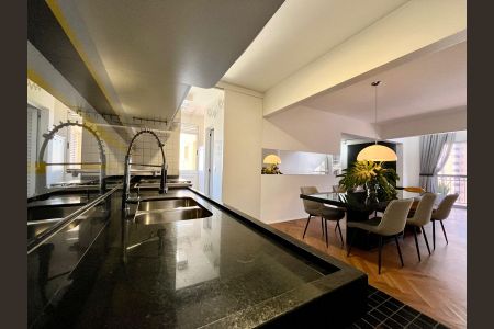 Apartamento para alugar com 189m², 3 quartos e 3 vagasCozinha