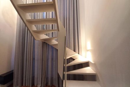 Apartamento para alugar com 189m², 3 quartos e 3 vagasEscada 