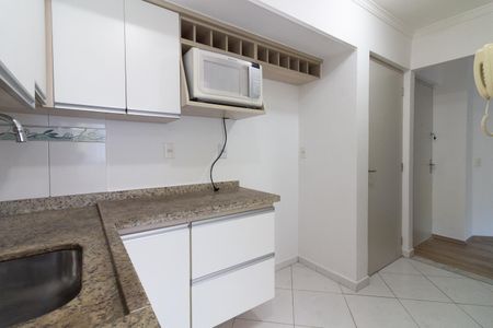 Cozinha de apartamento para alugar com 3 quartos, 64m² em Jardim Arpoador, São Paulo