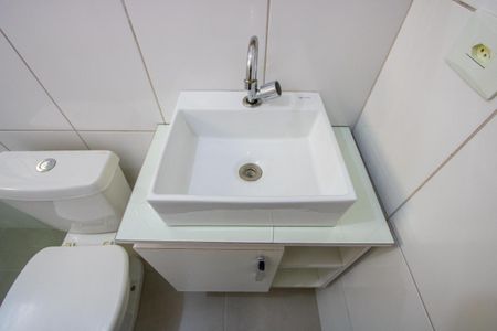 Banheiro de apartamento para alugar com 2 quartos, 55m² em Vila Humaitá, Santo André