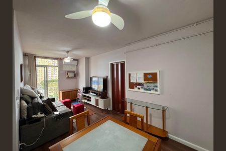 Sala de apartamento para alugar com 2 quartos, 56m² em Barra da Tijuca, Rio de Janeiro