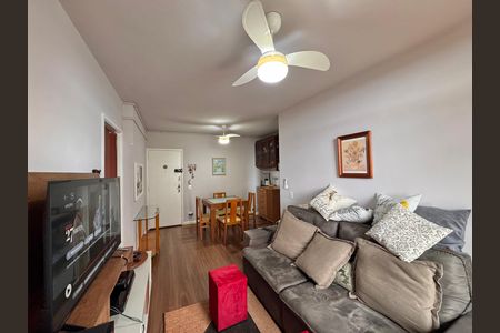 Sala de apartamento para alugar com 2 quartos, 56m² em Barra da Tijuca, Rio de Janeiro