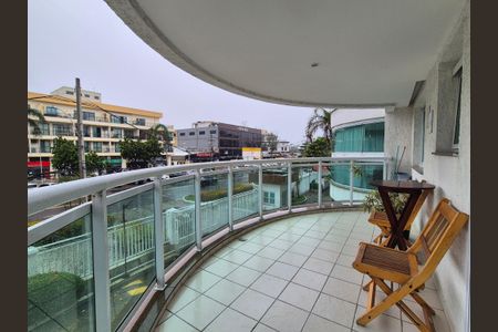 Studio para alugar com 50m², 1 quarto e 1 vaga Studio para alugar com 50m², 1 quarto e 1 vagaVaranda