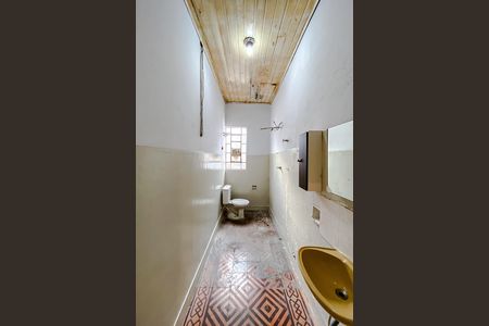 Banheiro (Casa 2) de casa à venda com 5 quartos, 130m² em Vila Celeste, São Paulo