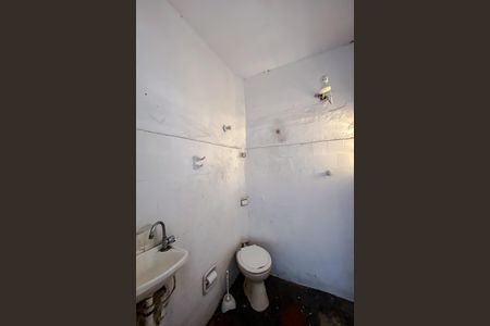 Banheiro da Garagem de casa à venda com 5 quartos, 130m² em Vila Celeste, São Paulo