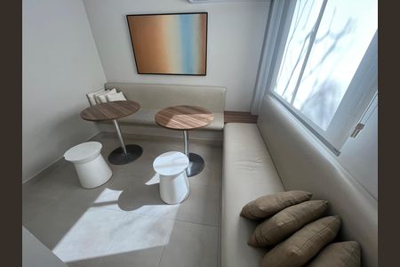 Apartamento à venda com 48m², 2 quartos e sem vaga Apartamento à venda com 48m², 2 quartos e sem vagaÁrea comum - Salão de festas