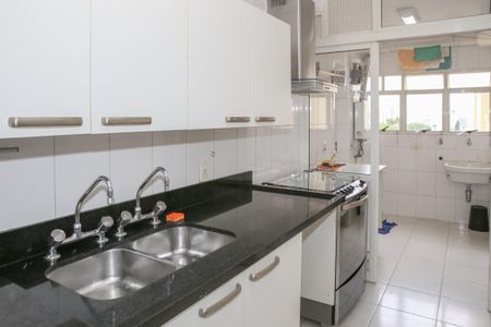 Apartamento à venda com 138m², 3 quartos e 2 vagas Apartamento à venda com 138m², 3 quartos e 2 vagasCozinha