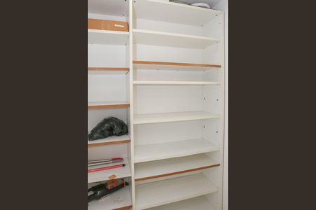 Apartamento à venda com 138m², 3 quartos e 2 vagas Apartamento à venda com 138m², 3 quartos e 2 vagasQuarto de Serviço