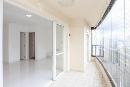 Sacada de apartamento para alugar com 3 quartos, 138m² em Vila Ipojuca, São Paulo