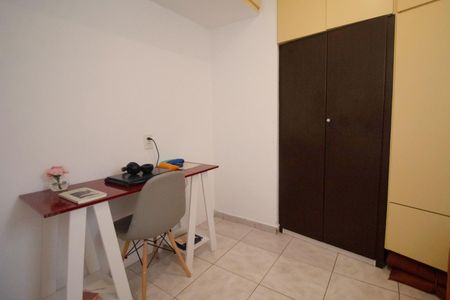 Apartamento para alugar com 87m², 2 quartos e sem vagaQuarto de Serviço