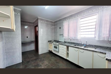 Casa à venda com 291m², 4 quartos e 2 vagas Casa à venda com 291m², 4 quartos e 2 vagasCozinha