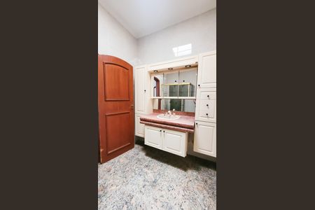 Casa à venda com 291m², 4 quartos e 2 vagas Casa à venda com 291m², 4 quartos e 2 vagasBanheiro Social