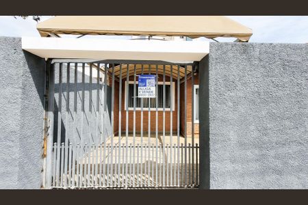 Casa à venda com 291m², 4 quartos e 2 vagas Casa à venda com 291m², 4 quartos e 2 vagasFachada