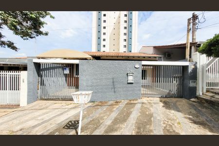 Casa à venda com 291m², 4 quartos e 2 vagas Casa à venda com 291m², 4 quartos e 2 vagasÁrea comum
