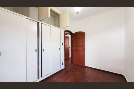 Casa à venda com 291m², 4 quartos e 2 vagas Casa à venda com 291m², 4 quartos e 2 vagasQuarto2
