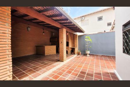 Casa à venda com 291m², 4 quartos e 2 vagas Casa à venda com 291m², 4 quartos e 2 vagasChurrasqueira