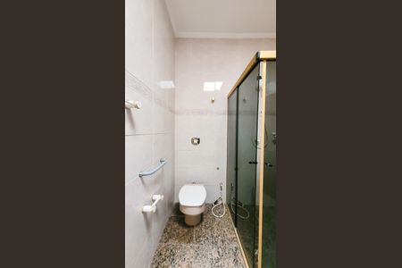 Casa à venda com 291m², 4 quartos e 2 vagas Casa à venda com 291m², 4 quartos e 2 vagasBanheiro Social