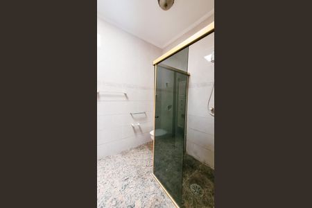 Casa à venda com 291m², 4 quartos e 2 vagas Casa à venda com 291m², 4 quartos e 2 vagasBanheiro Social