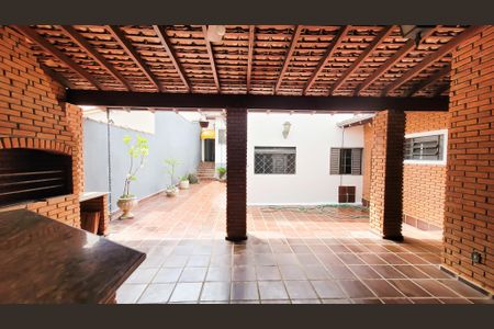 Casa à venda com 291m², 4 quartos e 2 vagas Casa à venda com 291m², 4 quartos e 2 vagasÁrea comum