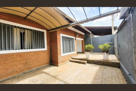 Casa à venda com 291m², 4 quartos e 2 vagas Casa à venda com 291m², 4 quartos e 2 vagasÁrea comum