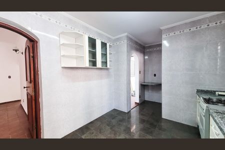 Casa à venda com 291m², 4 quartos e 2 vagas Casa à venda com 291m², 4 quartos e 2 vagasCozinha