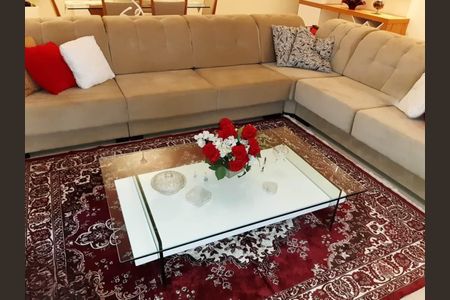 Apartamento à venda com 177m², 4 quartos e 1 vaga Apartamento à venda com 177m², 4 quartos e 1 vagaSala