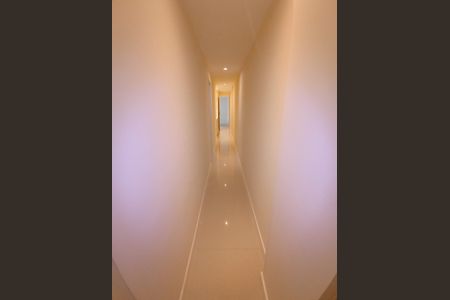Apartamento à venda com 177m², 4 quartos e 1 vaga Apartamento à venda com 177m², 4 quartos e 1 vagaCorredor