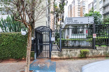 Apartamento à venda com 60m², 2 quartos e 2 vagasFachada e Portaria