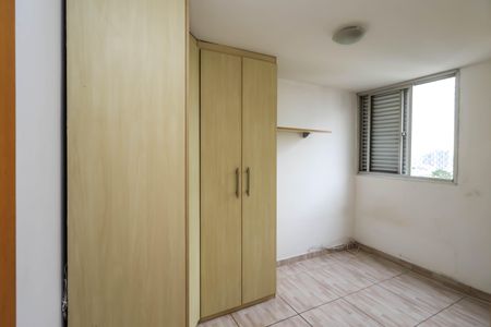 Apartamento à venda com 60m², 2 quartos e 2 vagasQuarto 2
