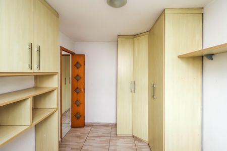 Apartamento à venda com 60m², 2 quartos e 2 vagasQuarto 2