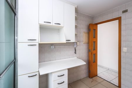Apartamento à venda com 60m², 2 quartos e 2 vagasCozinha