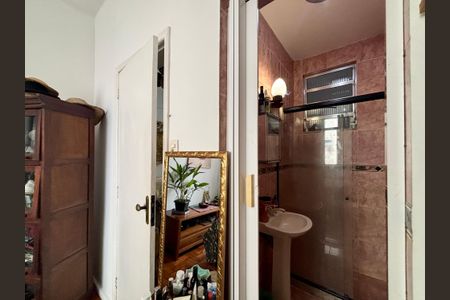 Apartamento para alugar com 55m², 2 quartos e sem vagaBanheiro Suíte