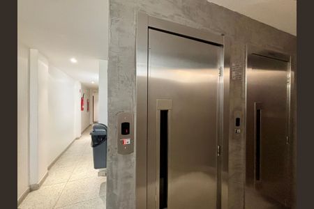 Apartamento para alugar com 55m², 2 quartos e sem vagaÁrea externa - elevadores