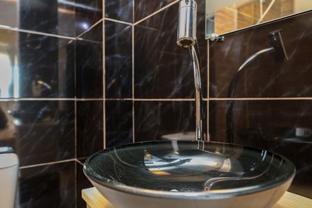 Apartamento à venda com 60m², 2 quartos e 1 vaga Apartamento à venda com 60m², 2 quartos e 1 vagaBanheiro