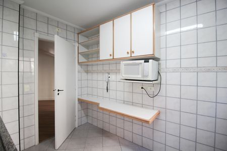 Apartamento para alugar com 88m², 2 quartos e 1 vaga Apartamento para alugar com 88m², 2 quartos e 1 vagaCozinha e Área de serviço