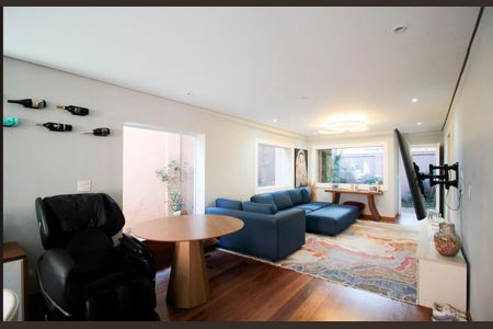 Casa à venda com 5 quartos, 280m² em Jardim Novo Mundo, São Paulo