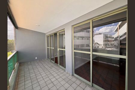 Apartamento para alugar com 85m², 2 quartos e 2 vagas Apartamento para alugar com 85m², 2 quartos e 2 vagasVaranda