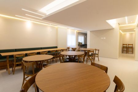 Apartamento à venda com 61m², 2 quartos e 1 vaga Apartamento à venda com 61m², 2 quartos e 1 vagaÁrea comum - Salão de festas