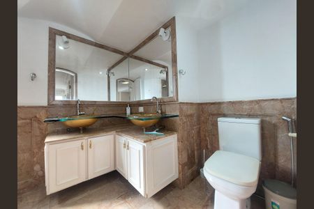 Apartamento à venda com 340m², 2 quartos e 3 vagasBanheiro Suíte 1