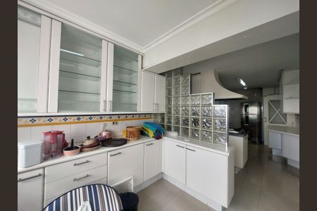 Apartamento à venda com 340m², 2 quartos e 3 vagasCopa