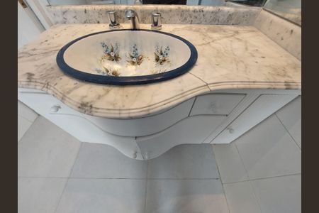 Apartamento à venda com 340m², 2 quartos e 3 vagasBanheiro Social