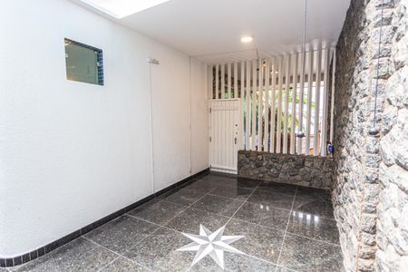 Casa para alugar com 300m², 4 quartos e 3 vagasEntrada Lateral 1